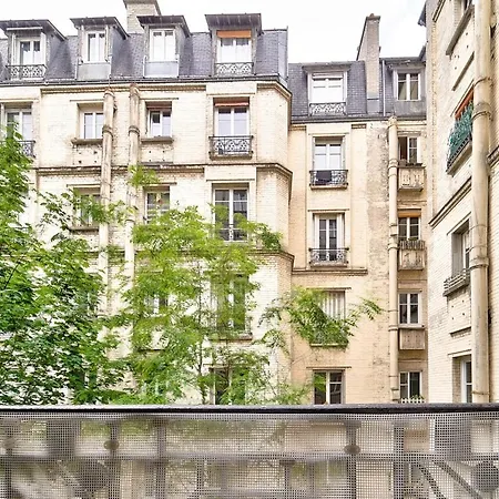 For 3 - 18e Montmartre * Parigi