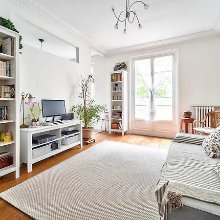 For 3 - 18e Montmartre *